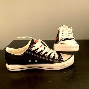 Elov Nebraska Cornhusker Shoes Slip On With White Or Red Laces 8.5 Women’s